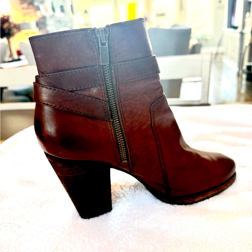 FRYE - Chestnut Leather Ankle Booties (Size 8) - Picture 2 of 8